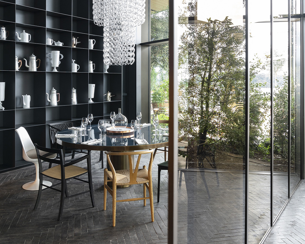 Italian hotel dining suite with terracotta tiled floor